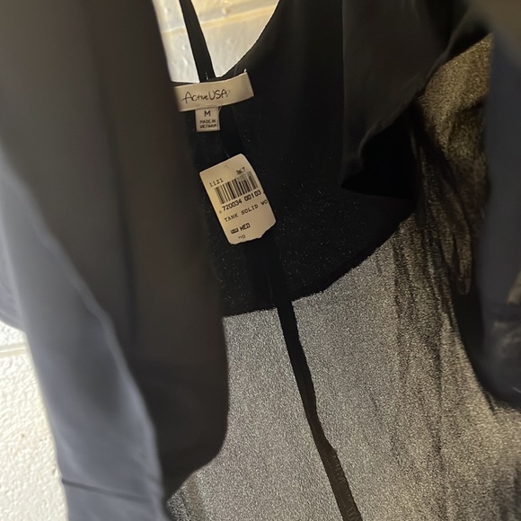 Active USA | NWT | Black Solid Flowy Open-Back Tank Top | Size Medium - Picture 13 of 15